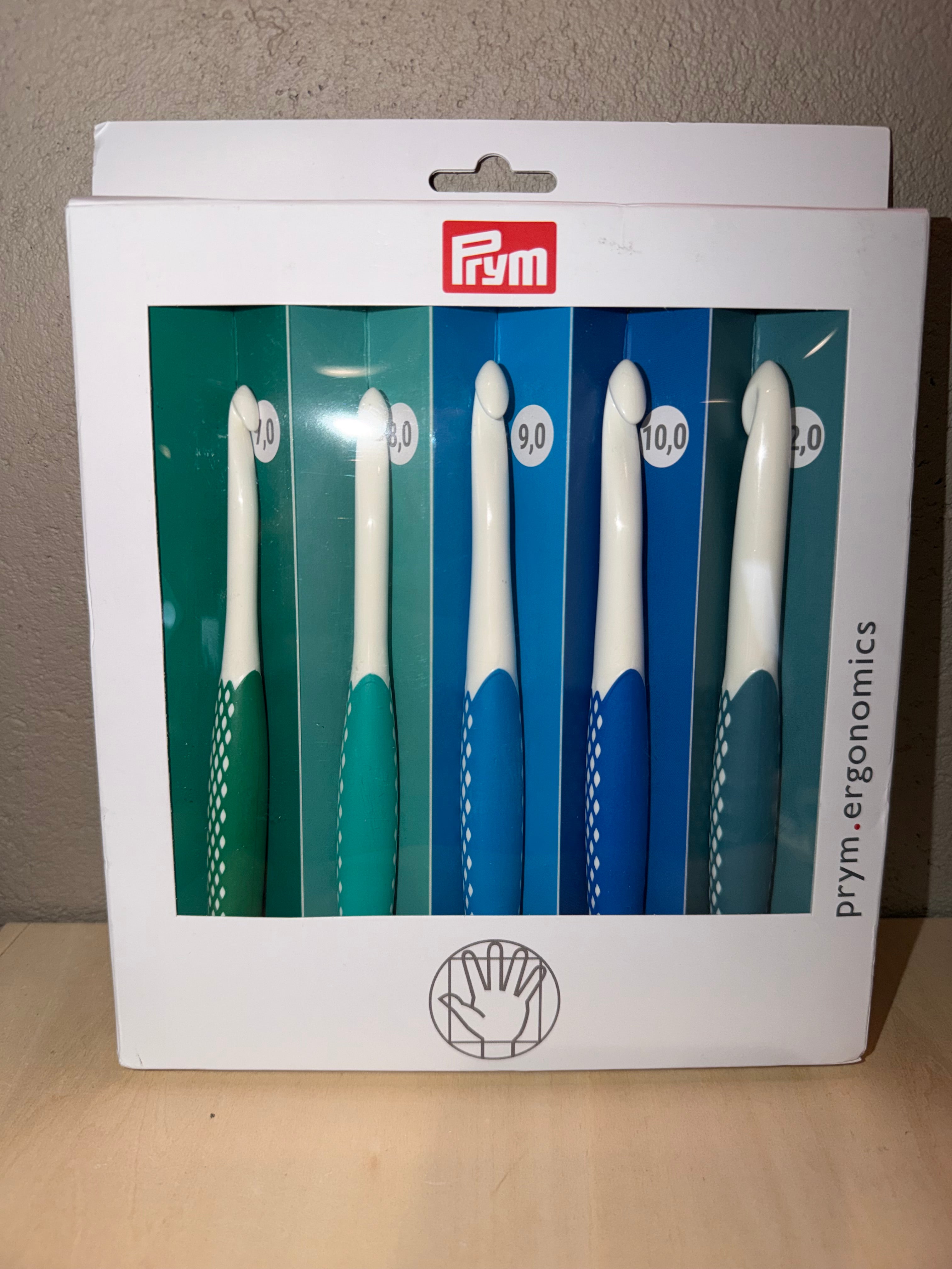 Pryms ergonomisk heklesett i hardplast