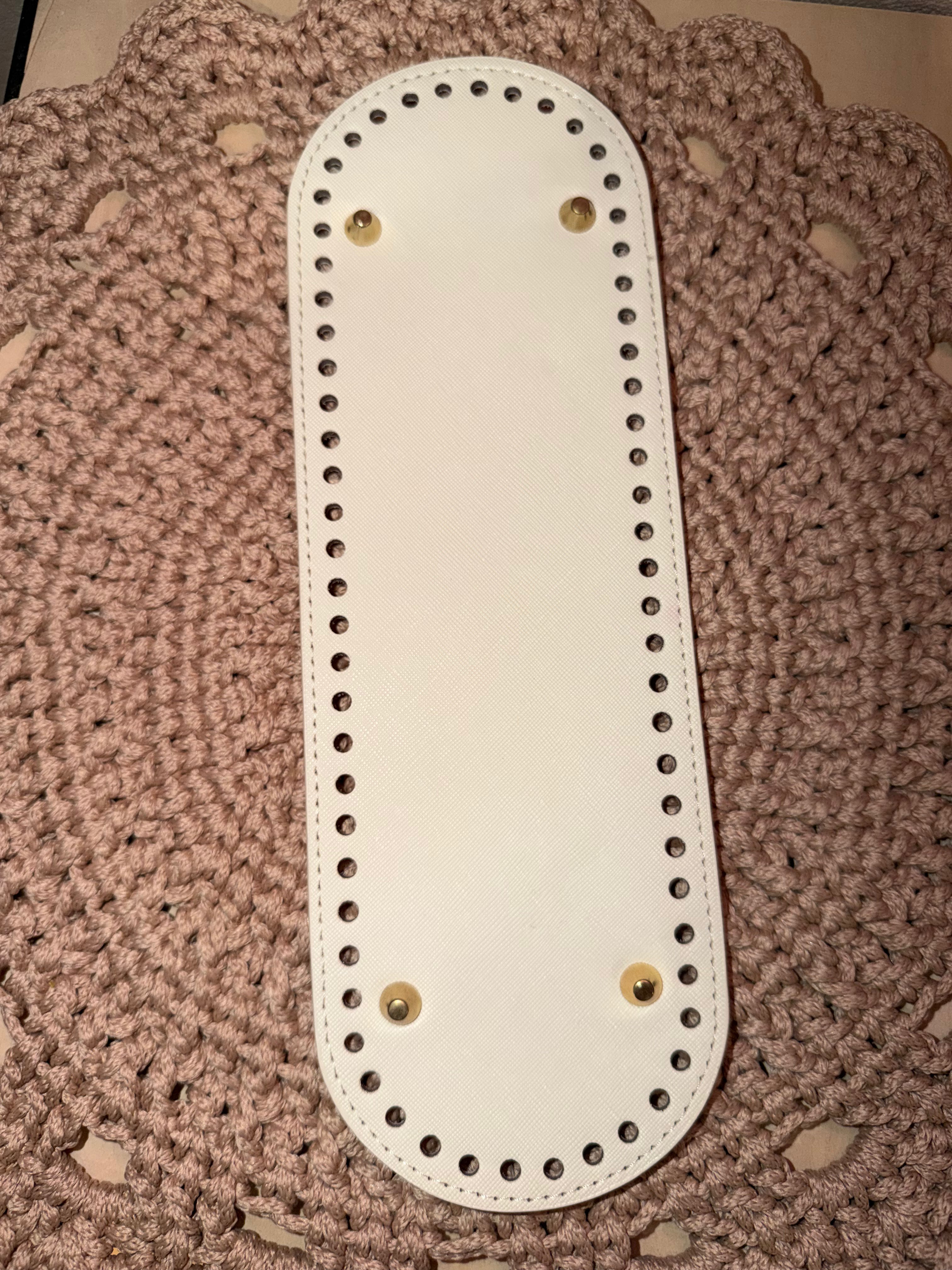 Bunnar med føtter - 30 x 10 cm