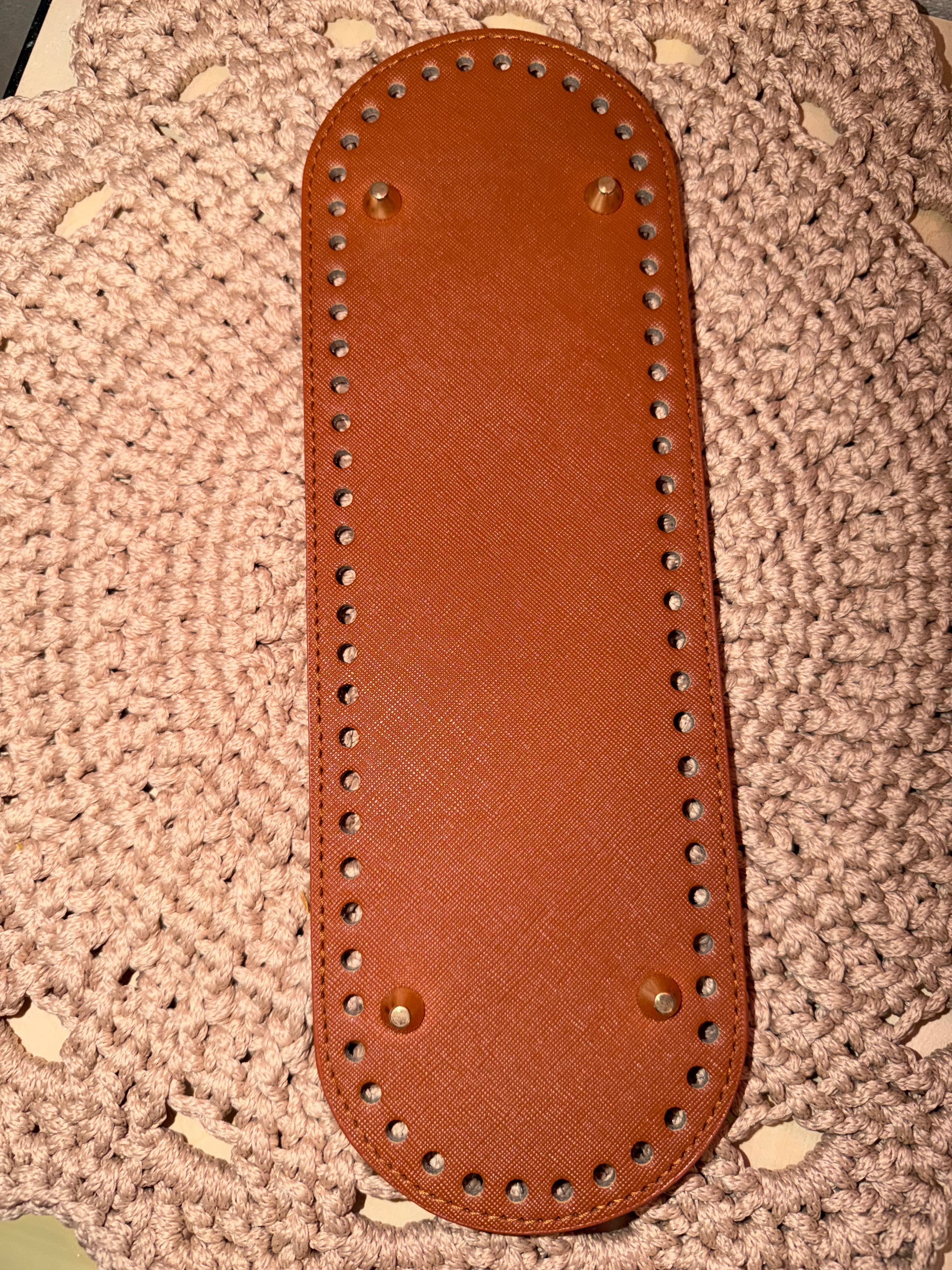 Bunnar med føtter - 30 x 10 cm