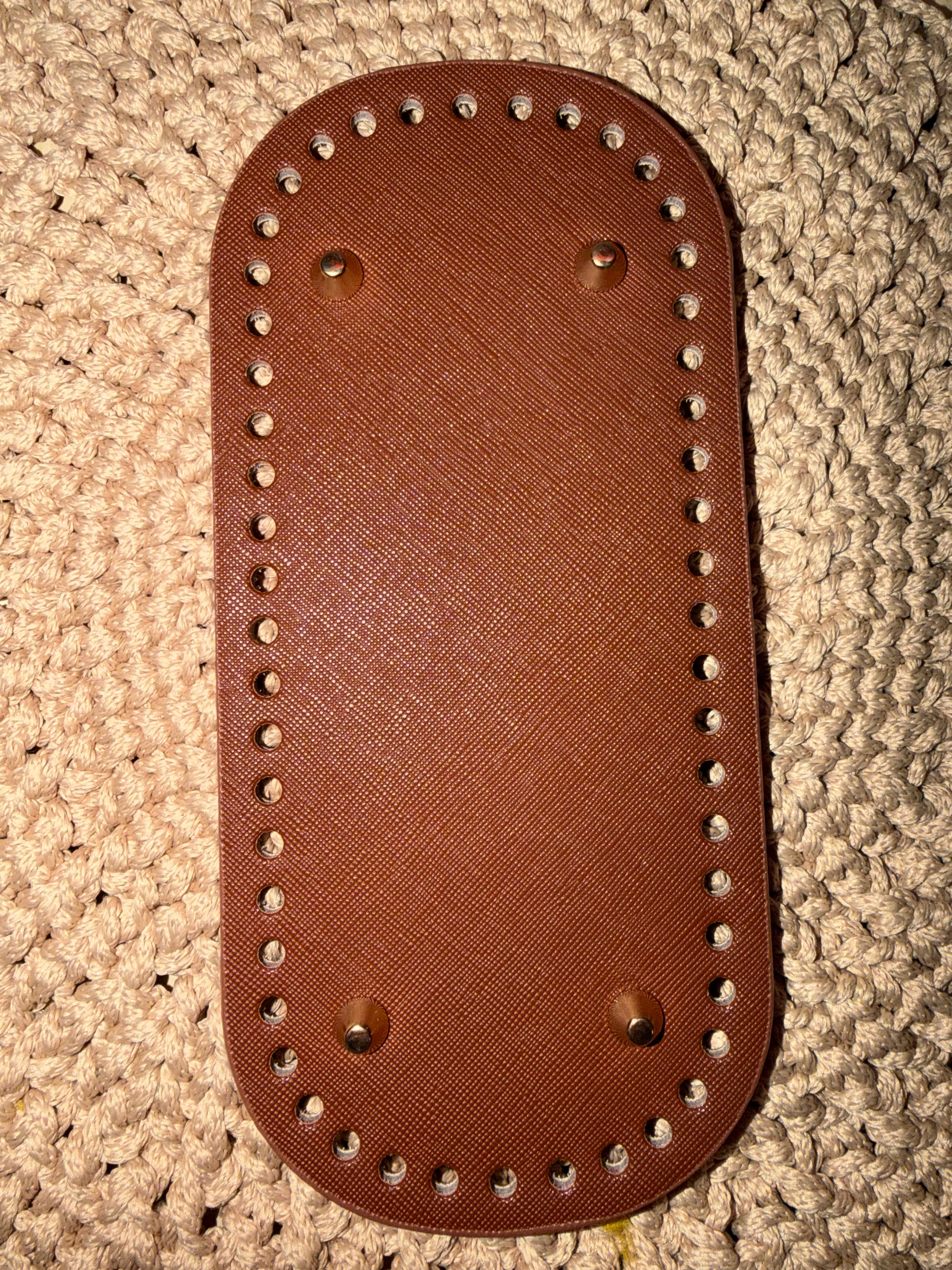 Bunnar m/føtter - 22 x 10 cm