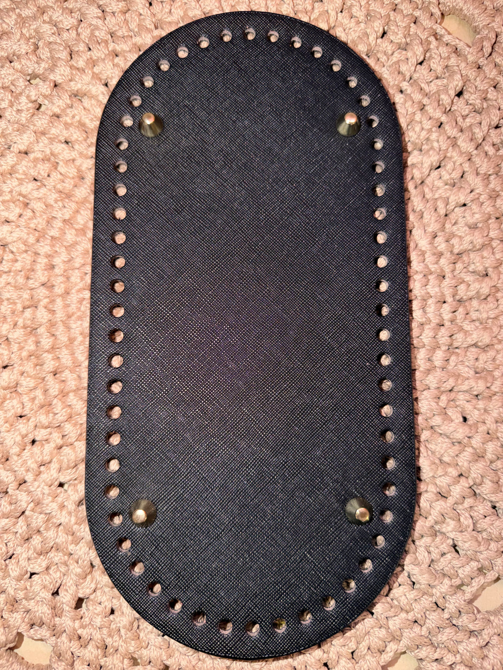 Bunnar 25 x 12 cm med føtter