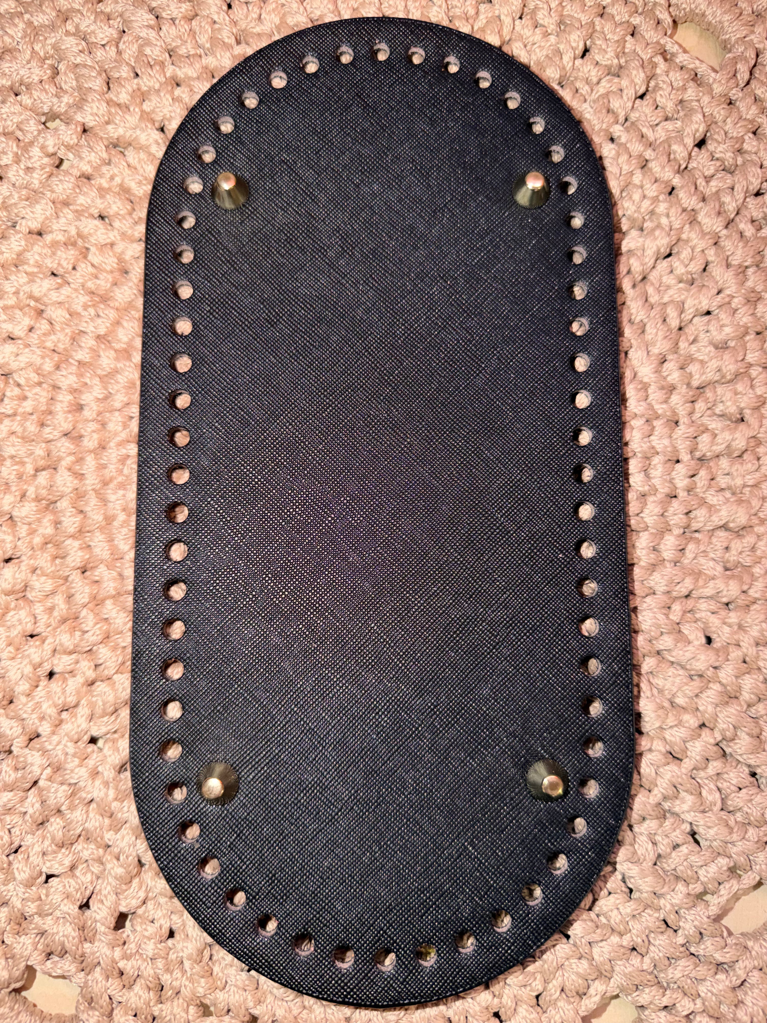 Bunnar 25 x 12 cm med føtter