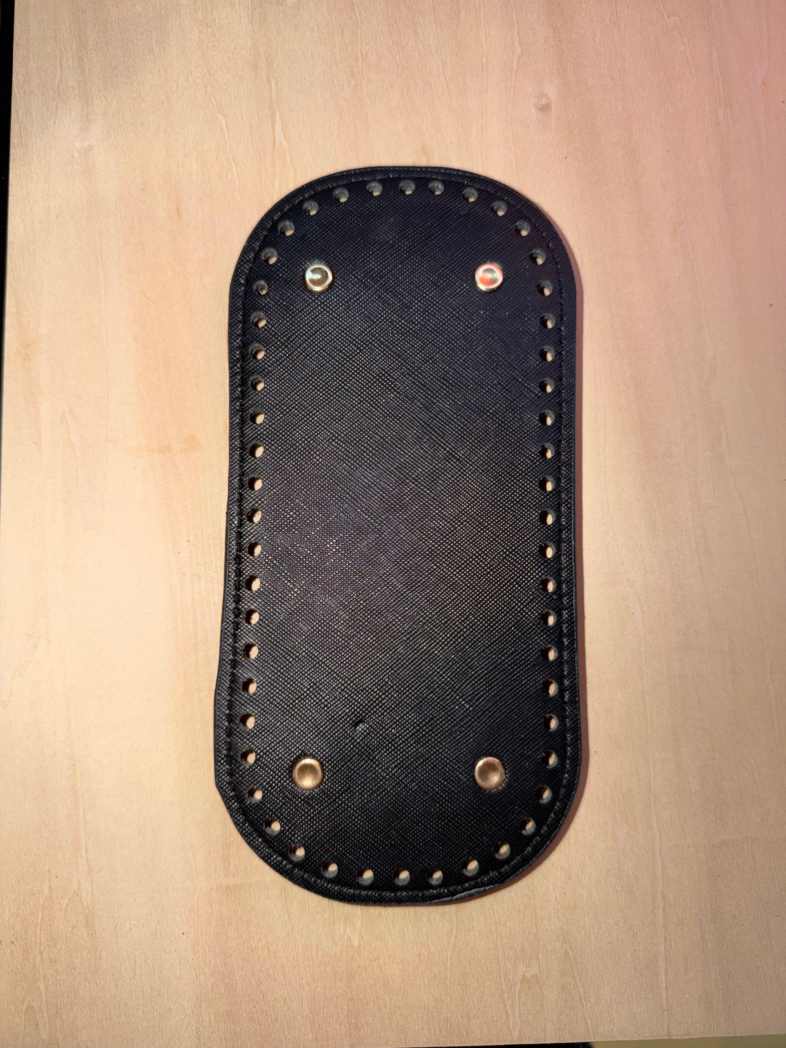 Bunnar m/føtter - 21 x 10 cm