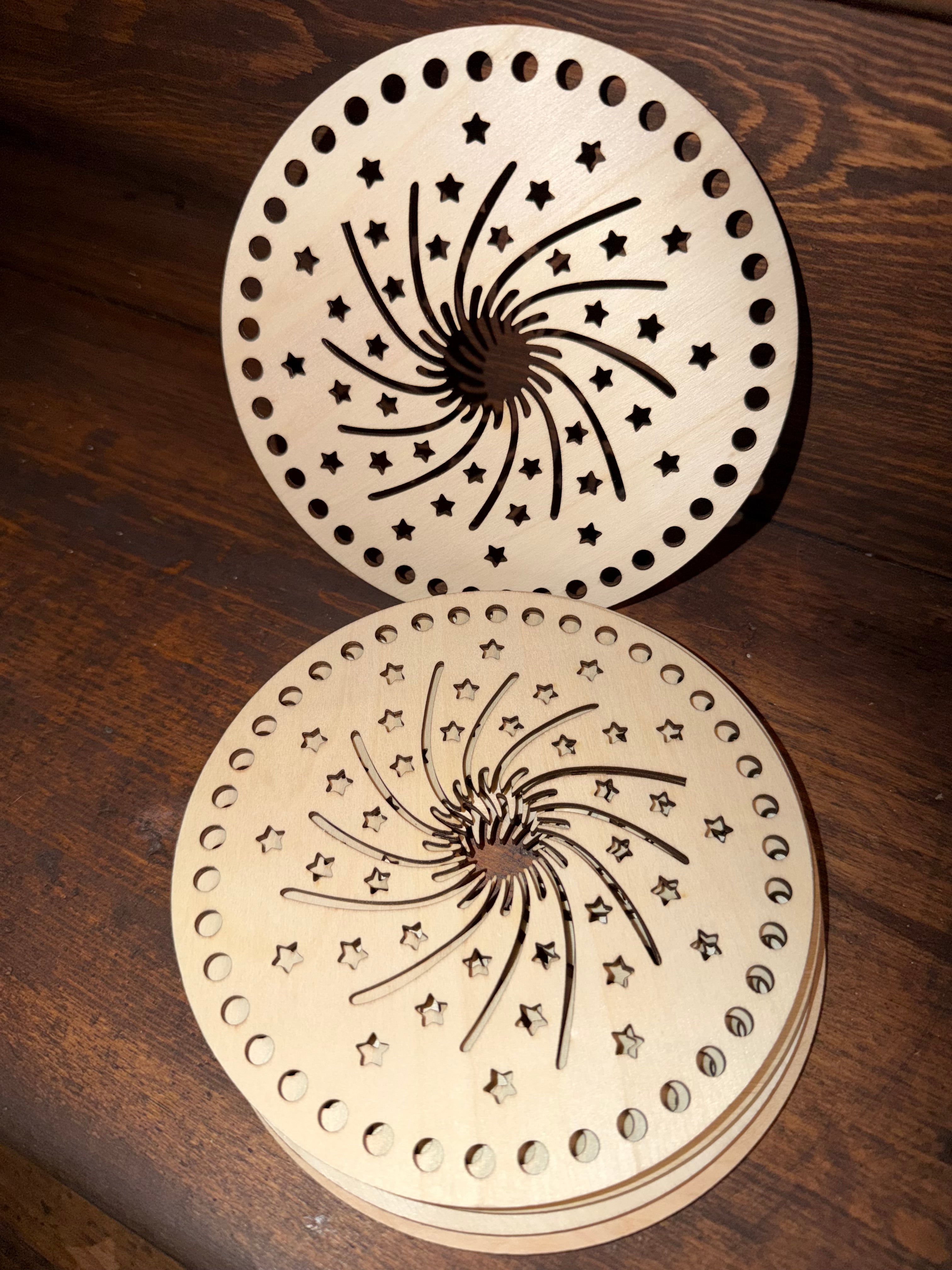 Runde trebunnar/toppar med motiv 15 cm
