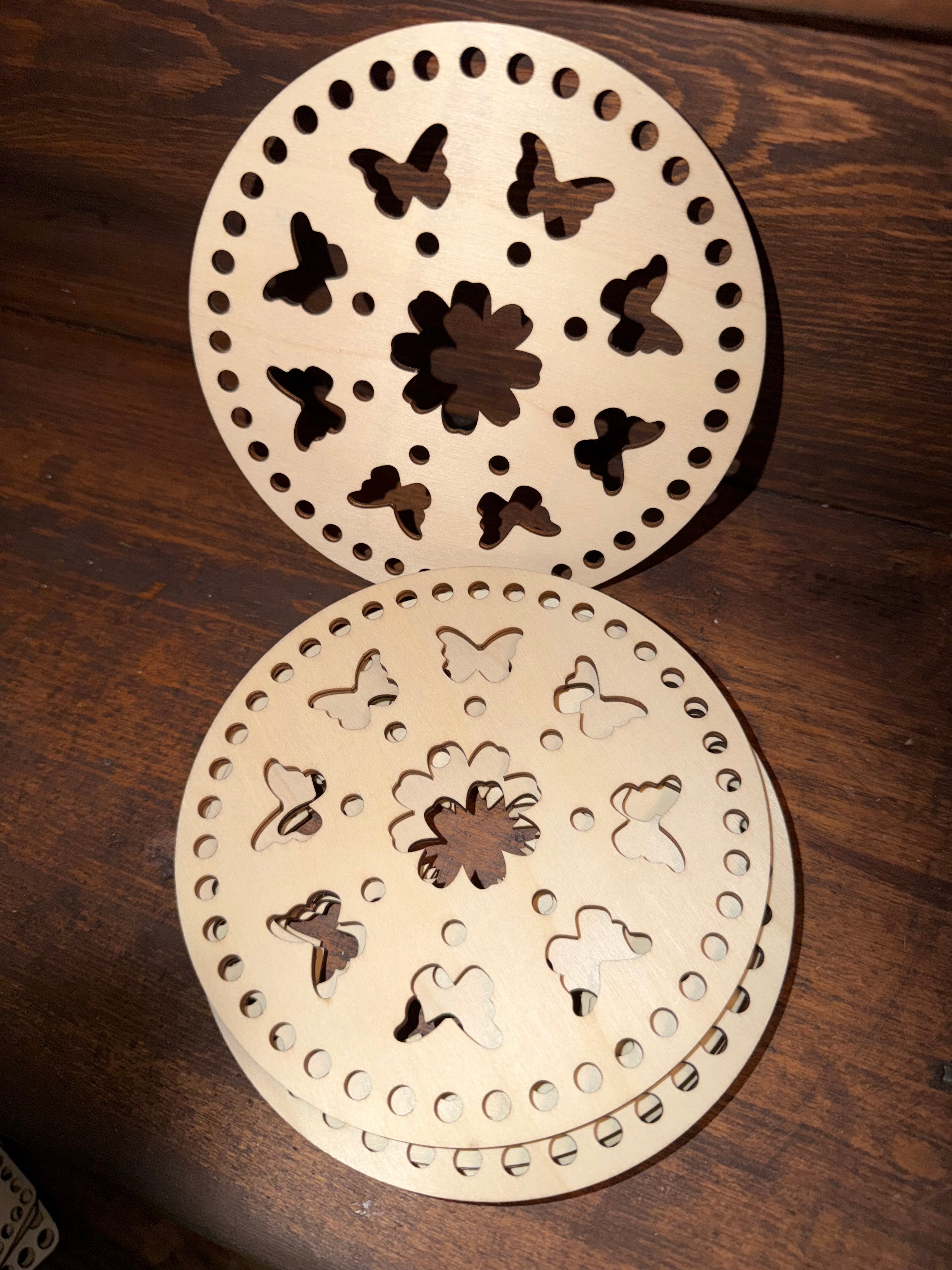 Runde trebunnar/toppar med motiv 15 cm