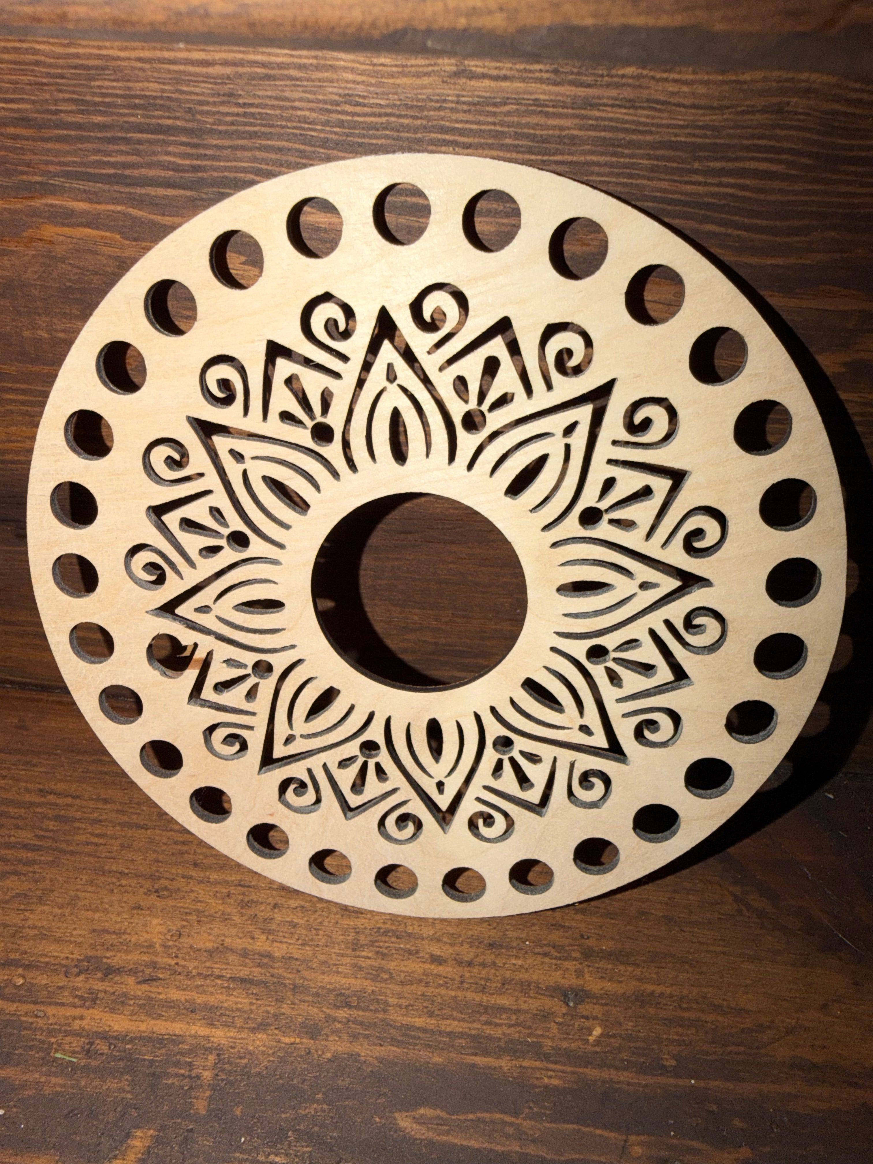 Runde trebunnar/toppar med motiv 15 cm