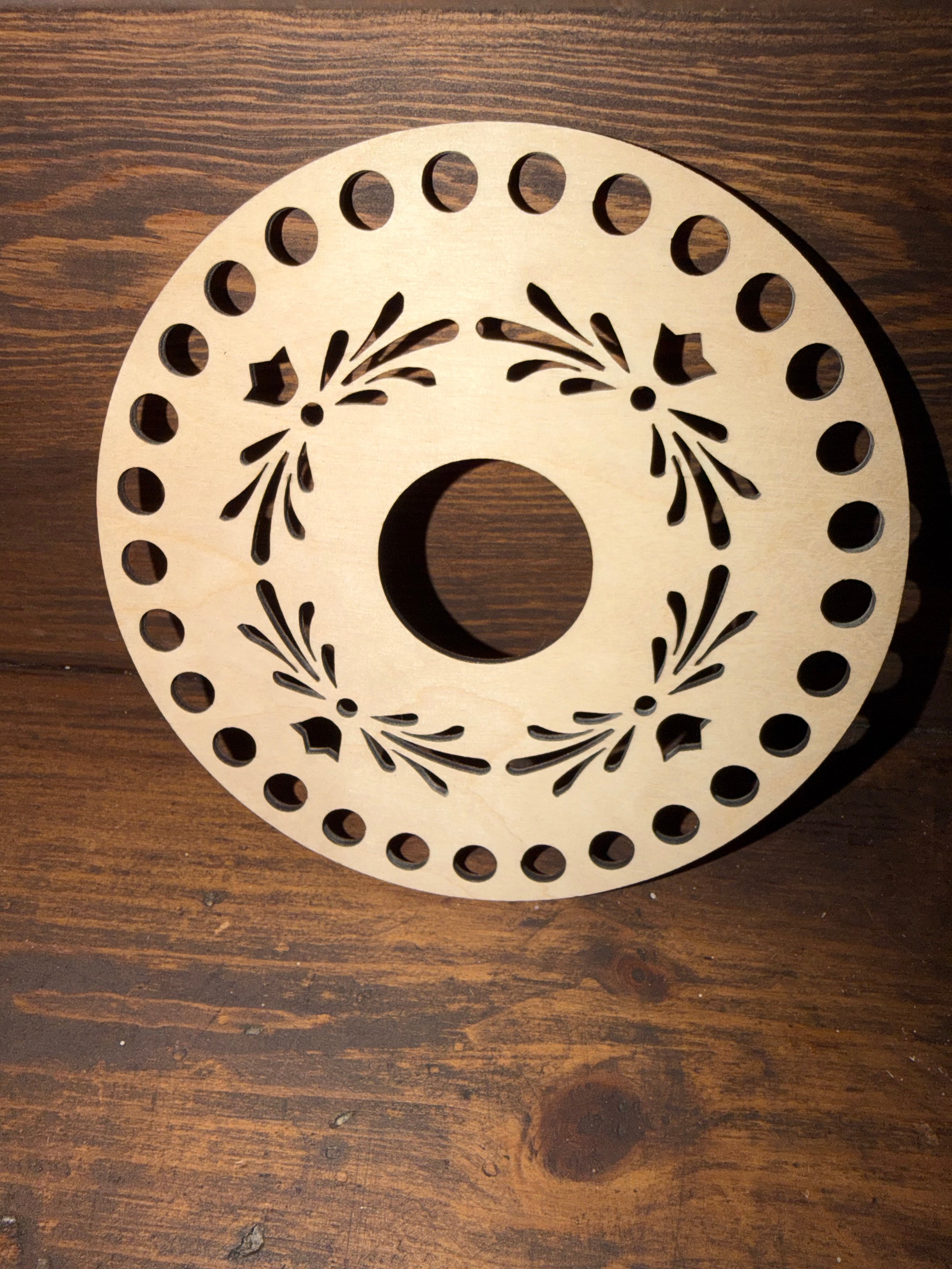 Runde trebunnar/toppar med motiv 15 cm
