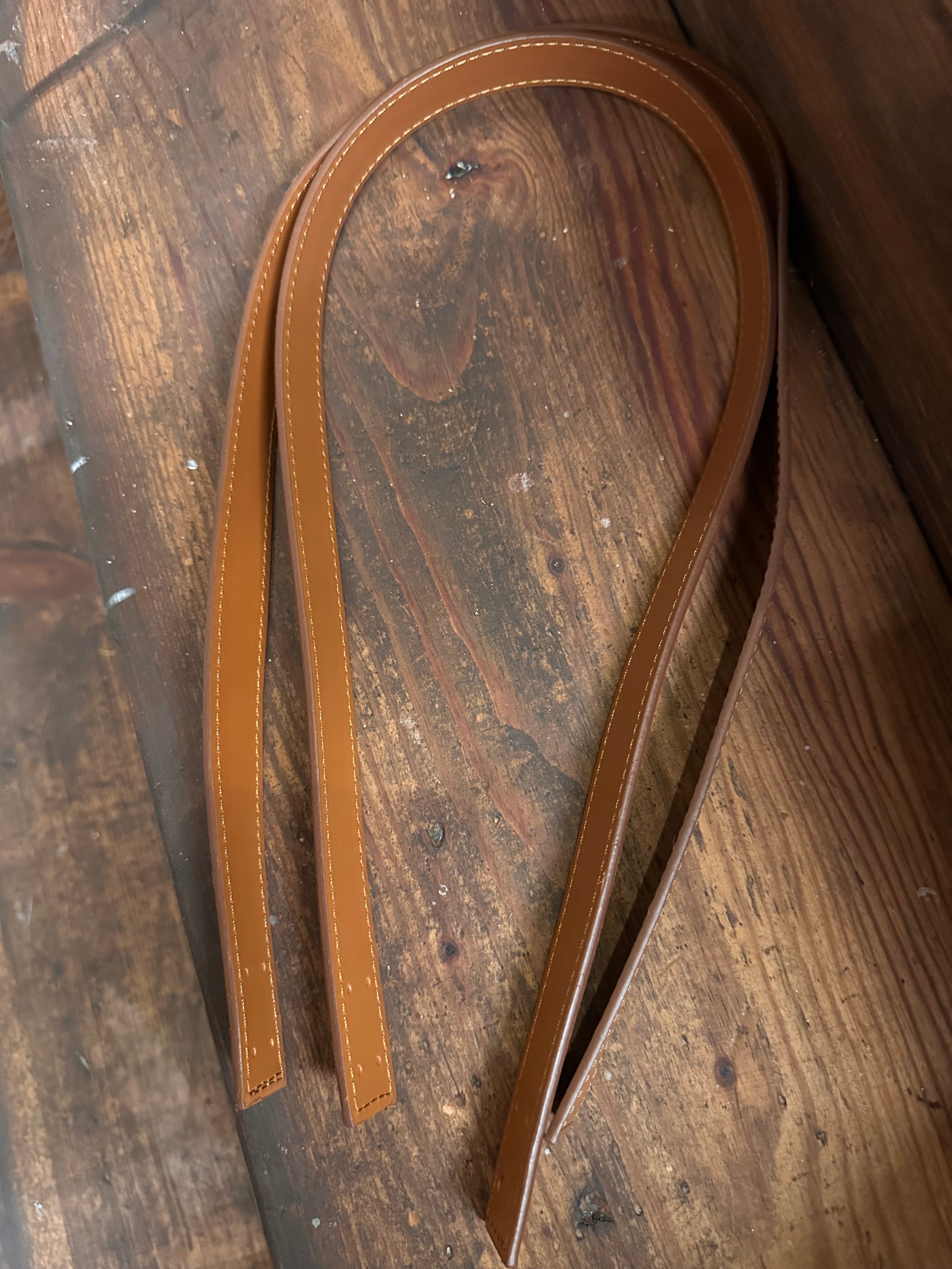 Veskehandtak, reimer/stropper til sekkar og mageveske