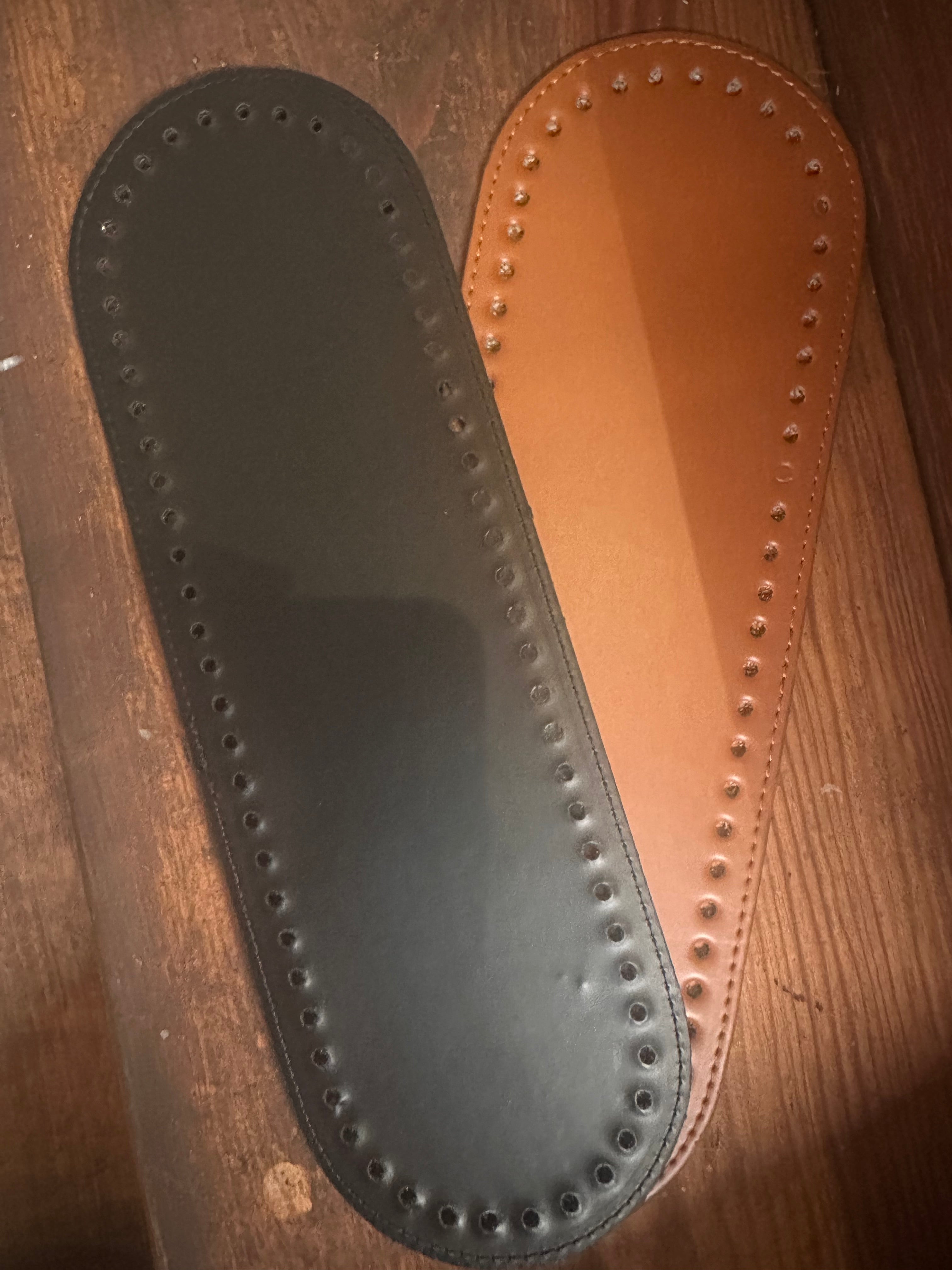 Lær- og skinnbunnar til vesker og korger