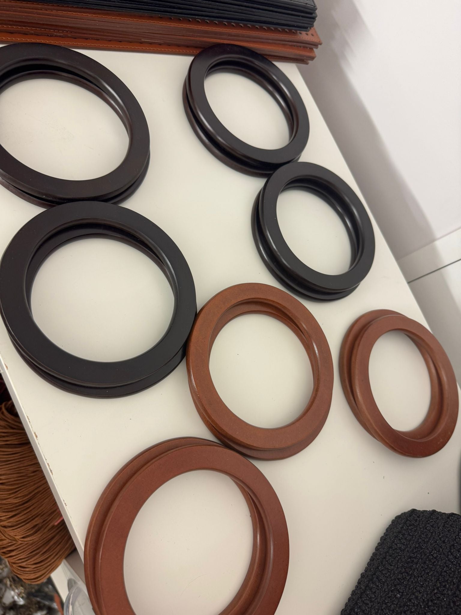 Veskehandtak, reimer/stropper til sekkar og mageveske